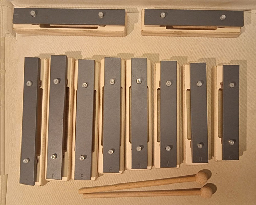 Sinkopa SGBA10 Металлофон разборный (глокеншпиль) альт 8 нот+2 полутона, 2 палочки