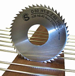Фото:Sintoms 8018100 Фреза для установки ладов d внутренний 28 мм, толщина зуба 0,52 мм