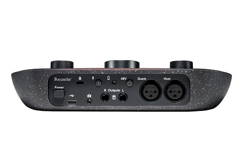 Focusrite Vocaster-Two-Studio Vocaster Two Studio Podcast Set Комплект Аудиоинтерфейс USB, микрофон, наушники
